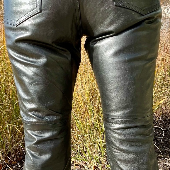 Women’s 100% black leather Gap Sz 4 pants - Picture 2 of 10